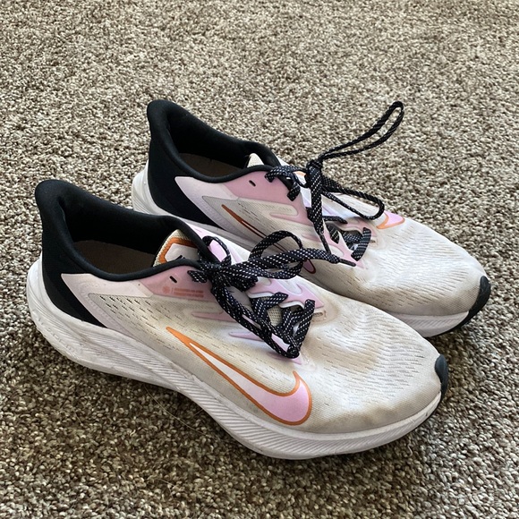 Nike runners - Picture 1 of 1